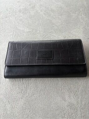 Black Faux-Croc Leather Trifold Wallet Brandname Mancini